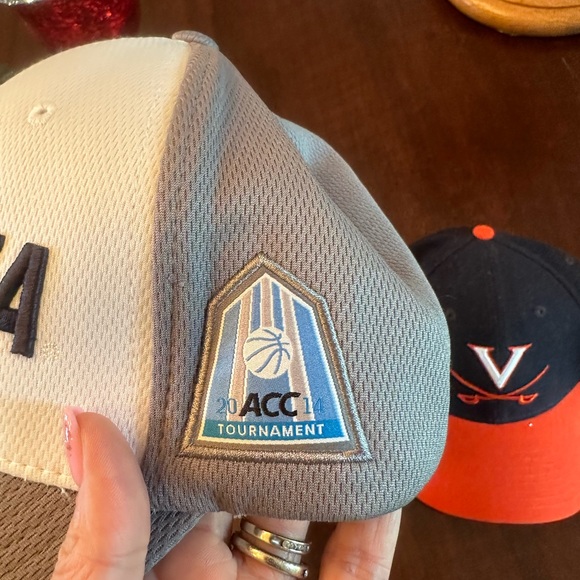 Two used uva hats wore maybe two times - Picture 12 of 16